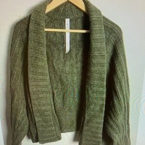 Lululemon Cardigan M/L Twin Rib Sweater Wrap Olive Green LW3FHLS Women’s